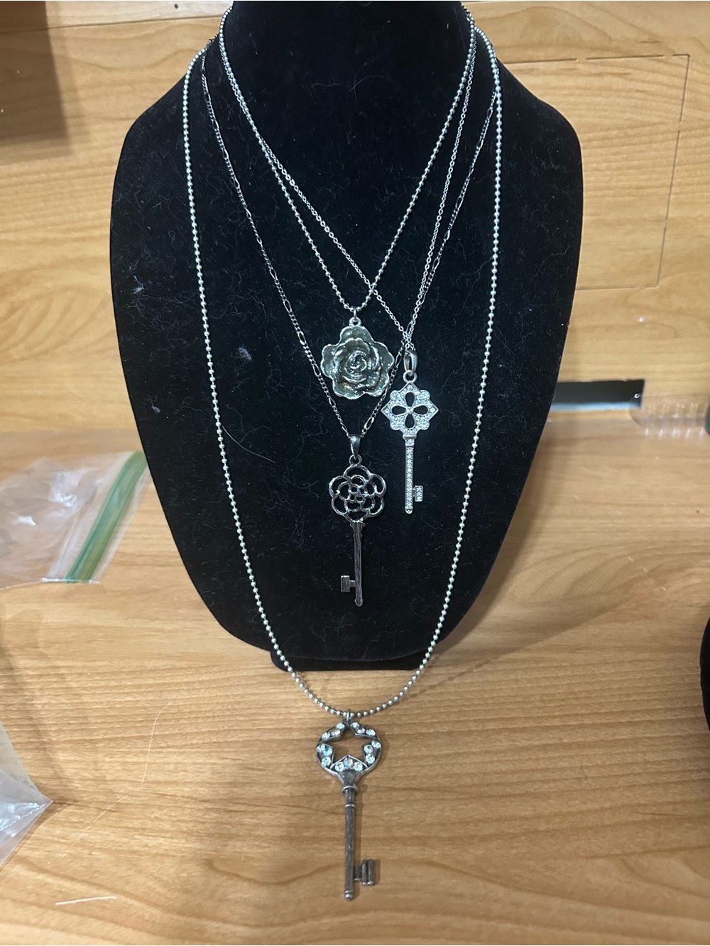 Jewelry lot of 4 necklaces
